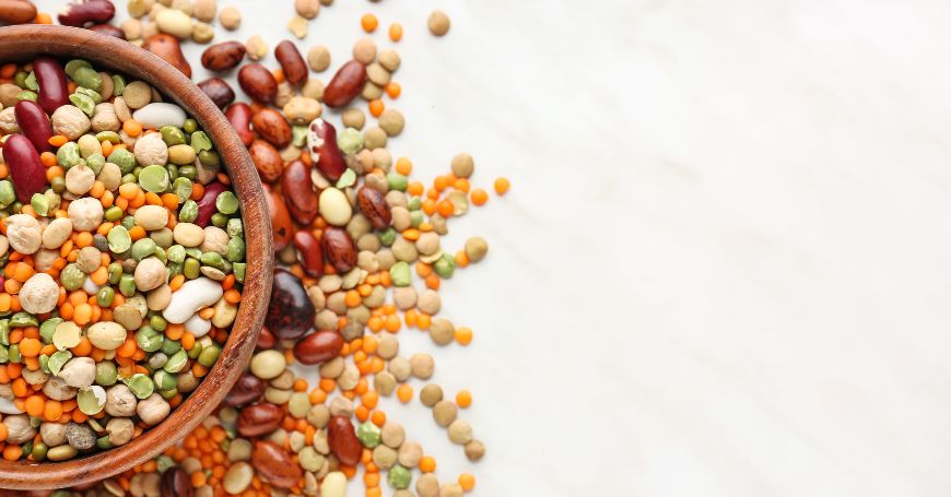 ciotola di legumi misti adatti per chi soffre di colon irritabile